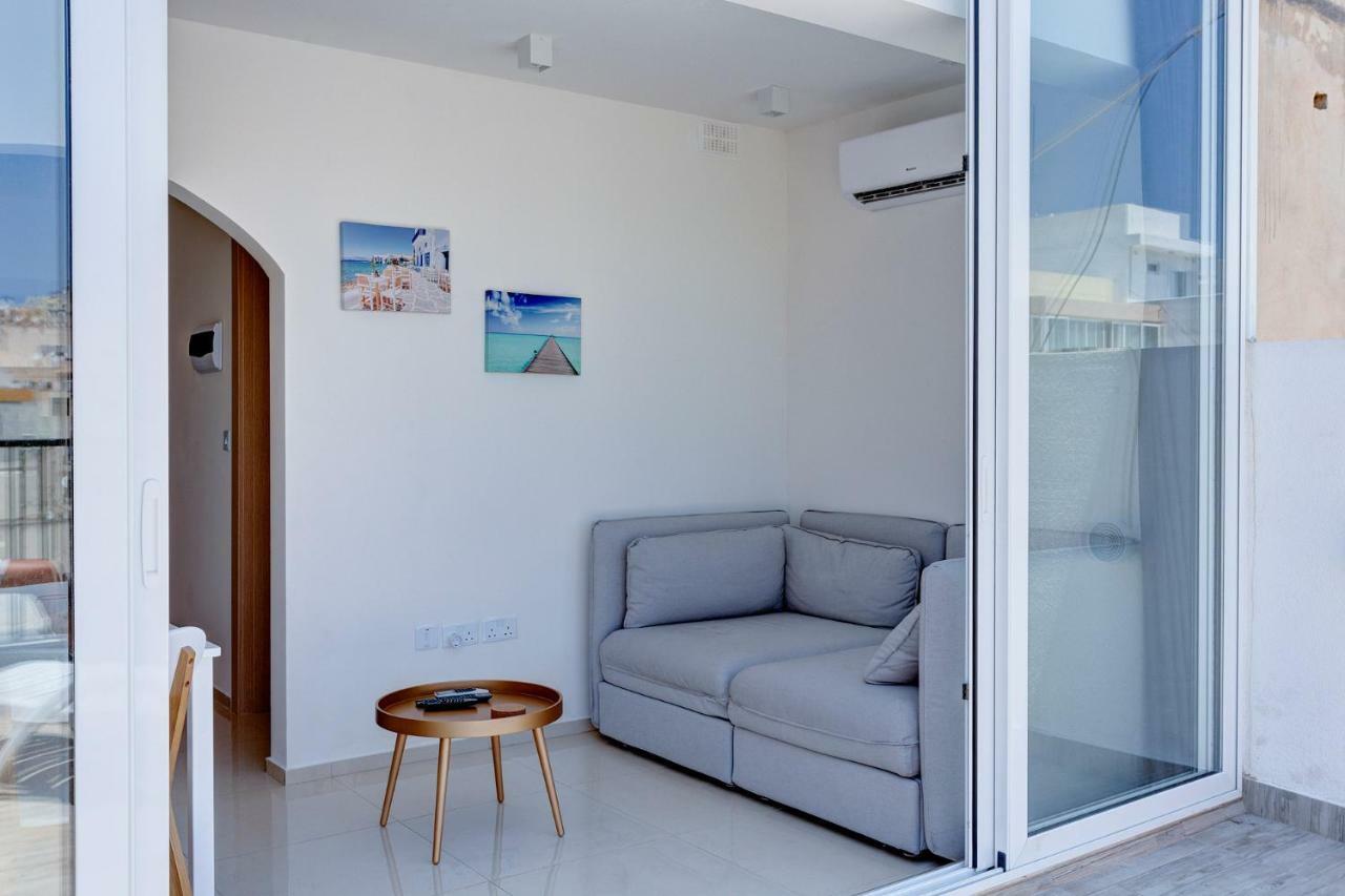 Cosy 1Br Penthouse With Terrace, Great Location Apartman Gżira Kültér fotó