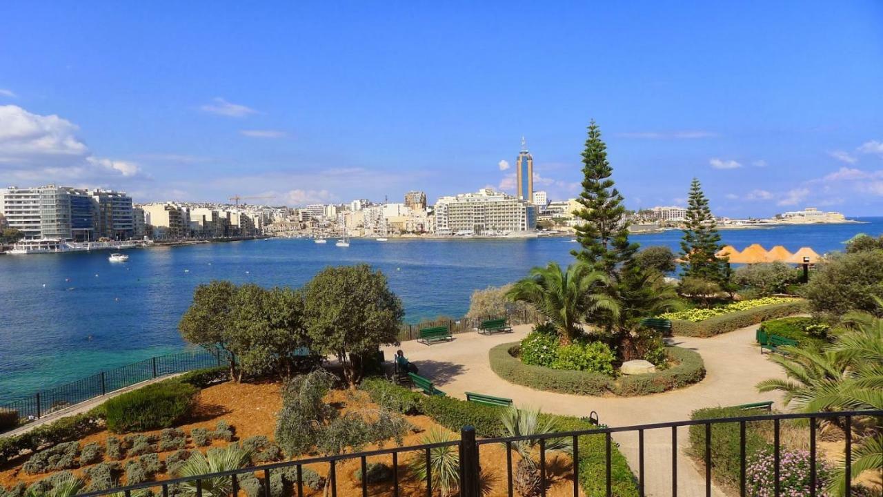 Cosy 1Br Penthouse With Terrace, Great Location Apartman Gżira Kültér fotó