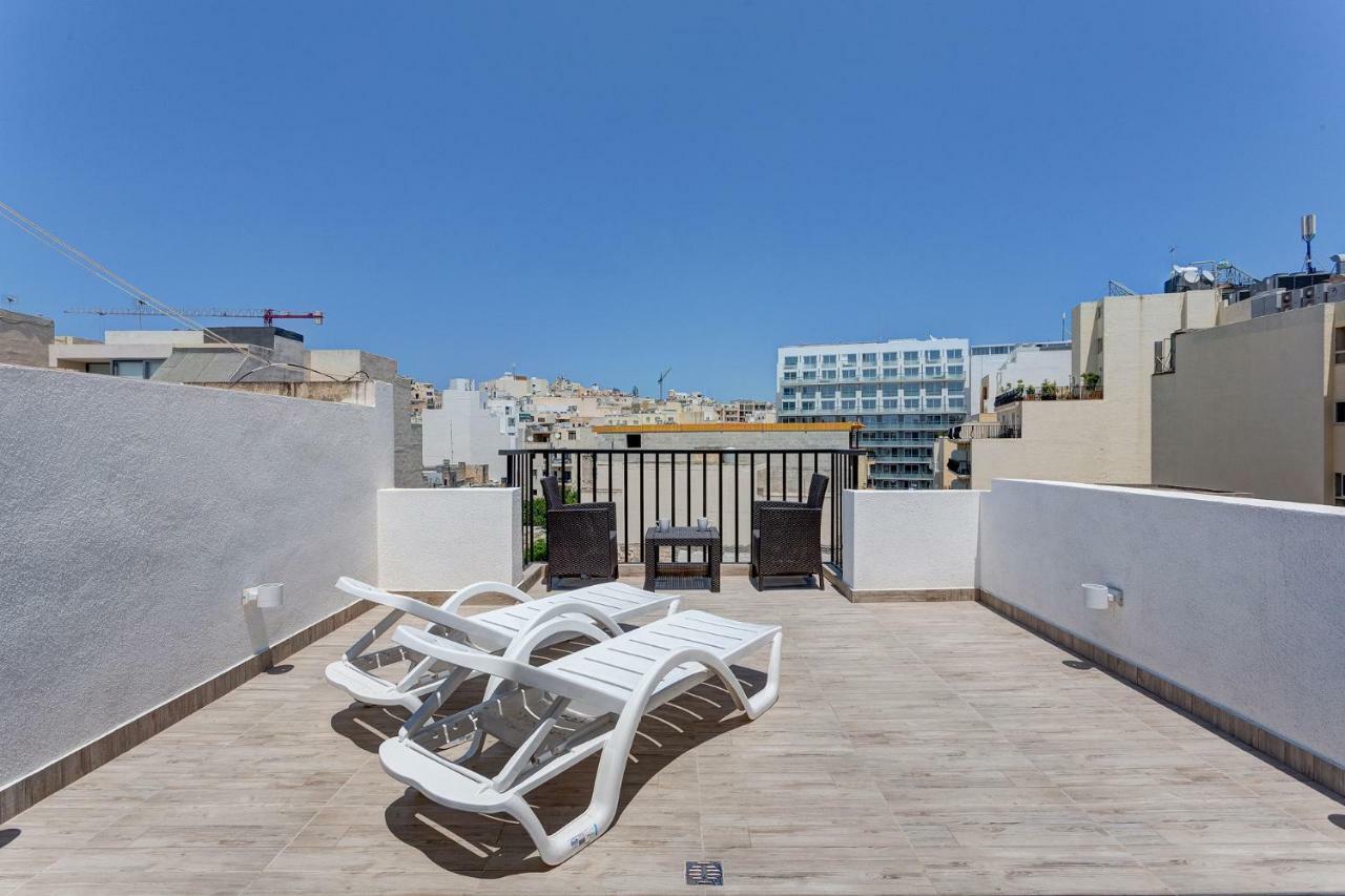 Cosy 1Br Penthouse With Terrace, Great Location Apartman Gżira Kültér fotó